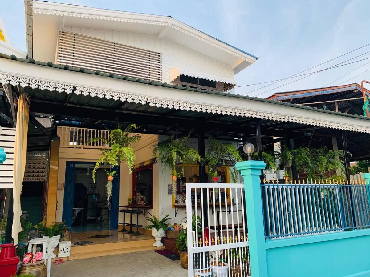 Baan Mae Somkid Homestay Sukhothai Exterior foto